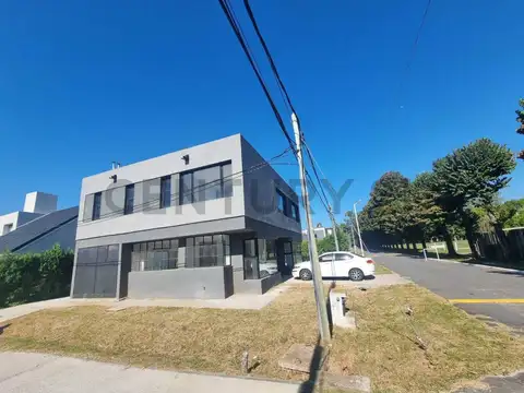 VENTA 4 AMBIENTES EN VENADO I A ESTRENAR CON PILETA Y COCHERA