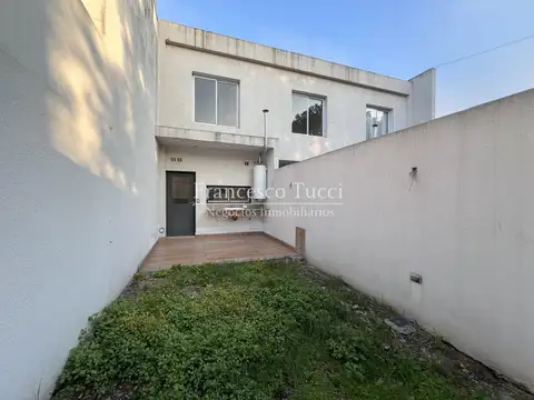 Depto Tipo Casa en Venta de 4 ambientes