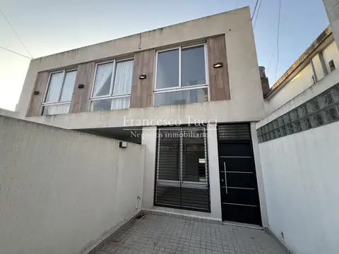 PH en venta 4 ambientes en Ituzaingó