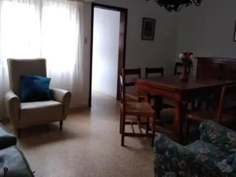 21  1400 100, Piso 0