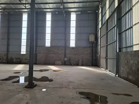 VENTA 2 GALPONES EN PREDIO DE 10.000 MTS.