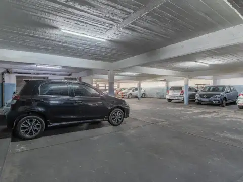 Venta Caballito Sur Cochera Cubierta Montacarga Piso Tres