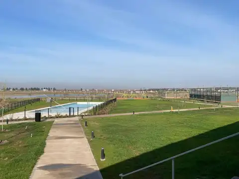 Venta Terreno de 800m2 con orientación en el fondo Norte en Barrio Vida