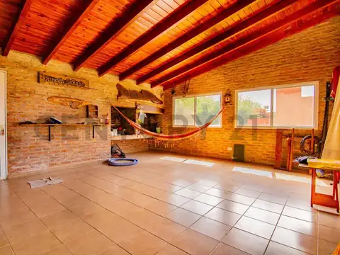 Casa 5 ambientes con 1 baño