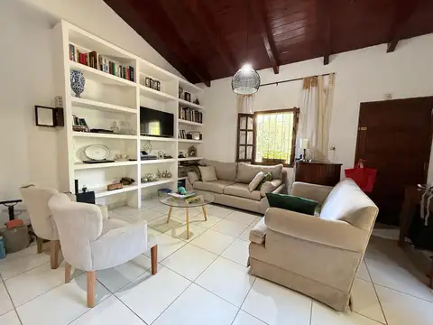 Casa en Venta con 1 cochera