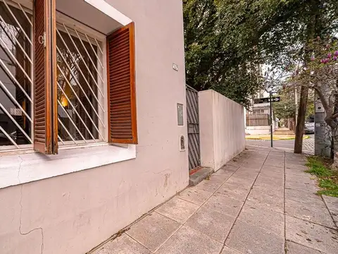 VENTA CASA EN OLIVOS CUATRO AMBIENTES