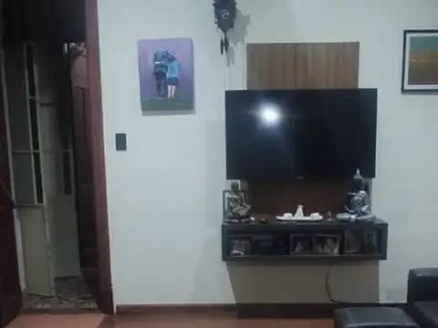 EXCELENTE CASA, GARAGE, PATIO IMPECABLE