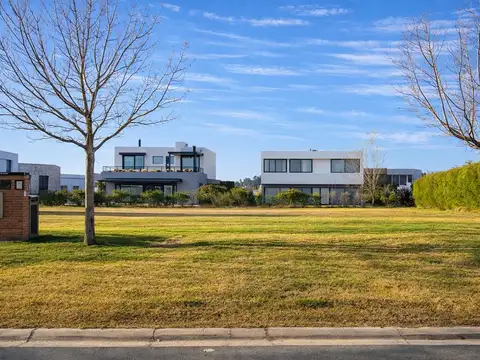 VENTA LOTE FRENTE A LA LAGUNA - ACACIAS PUERTOS DEL LAGO