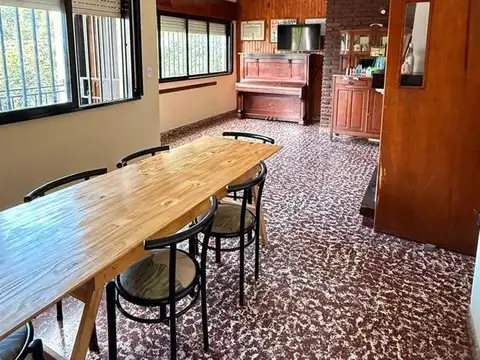 Depto Tipo Casa en Venta de 8 ambientes