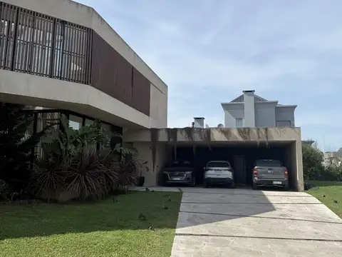 Casa en Alquiler de 3 dormitorios