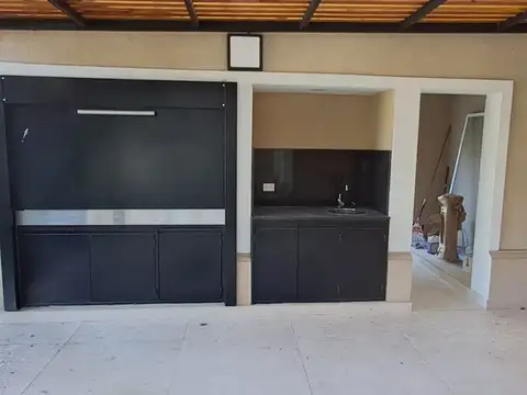 Casa 8 ambientes con 7 baños