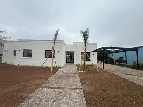 Casa a estrenar a la laguna