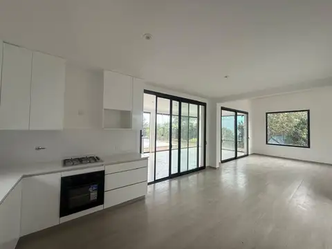 Casa 5 ambientes con 4 baños