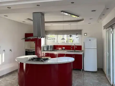Casa 5 ambientes con 5 baños