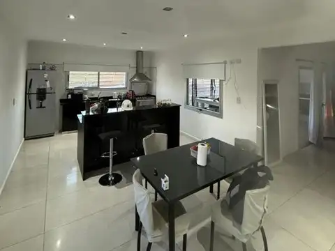 Vendo. Casa ubicada frente al Hotel Azares del Ayuí. Concordia, ER.