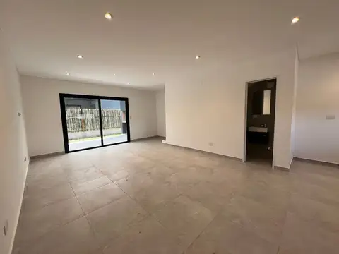 Casa en Alquiler de 3 dormitorios