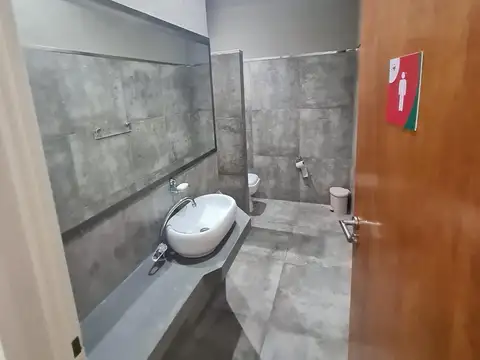 EXCELENTE DEPOSITO+ OFICINA EN VENTA