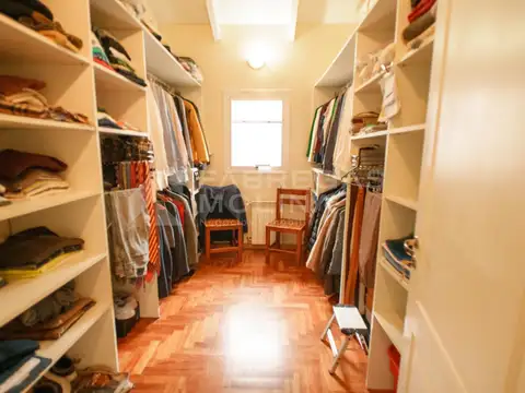 ¡Venta! ¡Hermosa Casa en El Bosque!  4 Dormitorios - Ppal. en suite y un amplio jardín
