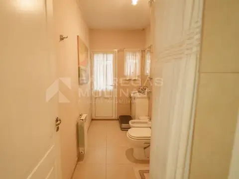 ¡Venta! ¡Hermosa Casa en El Bosque!  4 Dormitorios - Ppal. en suite y un amplio jardín