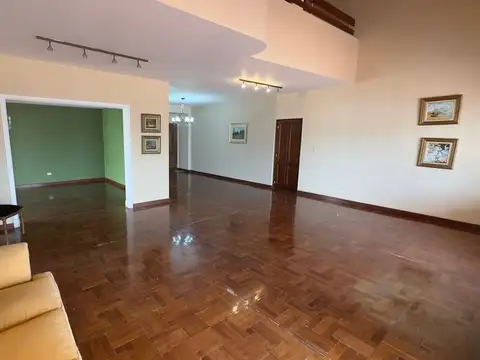 Departamento en Venta con 2 cocheras
