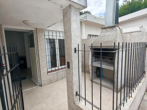 La Rioja 2600, Piso P.B