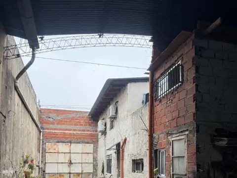 Galpon en Venta en AVELLANEDA 328 MTS Con vivienda