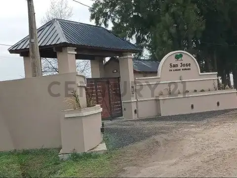 LOTE EN BARRIO SAN JOSE 1 - CALLE 32 Y 232 -
