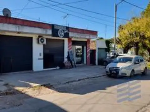 Local- Presidente Derqui- Propiedad con *RENTA* Chacabuco