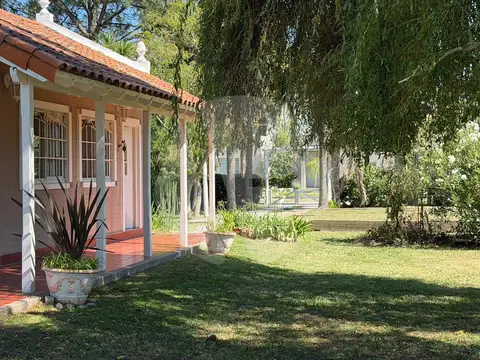 Venta casa  2 ambientes pileta parrilla Aero Country Club, Gral Rodríguez sector residencial