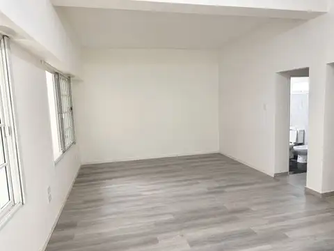 PH 4 ambientes totalmente renovada, sin expensas