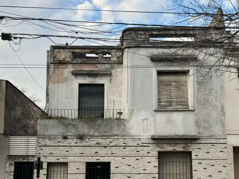 CASA A REFACCIONAR SOBRE LOTE PROPIO P. CHACABUCO