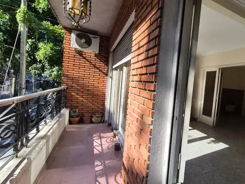 DEPARTAMENTO TIPO CASA- AL FRENTE- EN LAS LOMITAS SIN EXPENSAS 