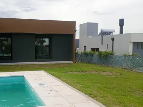 Casa de categoria a estrenar en Country Valle del Golf.