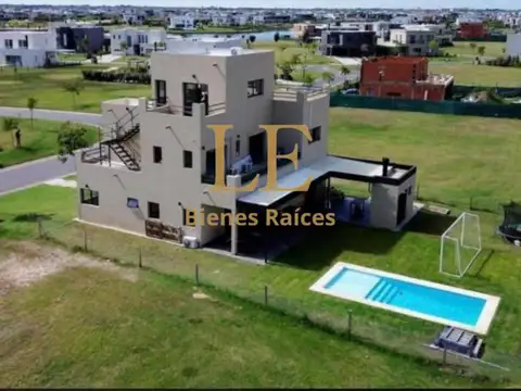 Venta Casa Puertos del Lago / Riberas