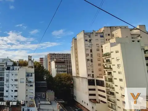 Oficina 7 ambientes con 6 baños