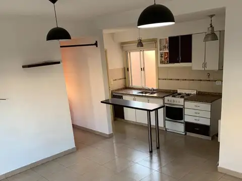 Venta - PH - 2 Ambientes - Balcon - Frente - Monte Castro - Apto Credito - Permuta