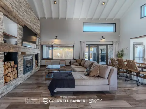 Casa 5 ambientes con 4 baños