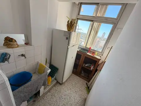 Depto. céntrico de un dorm. opción cochera APTO