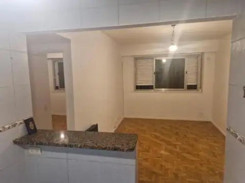 Departamento de dos ambientes -  edificio con rampa