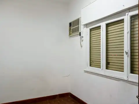 Avenida Adolfo Alsina 1300