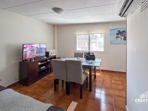 Venta - PH departamento pasillo 2 dormitorios - Barrio Lourdes, Rosario.