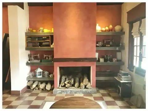 ALQUILER RESIDENCIAL. CASA ESTILO INGLÉS 6AMB.