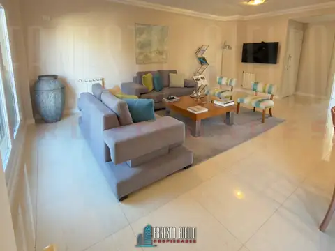 Departamento 4 ambientes con 2 baños