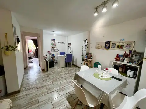España 700, Piso 1