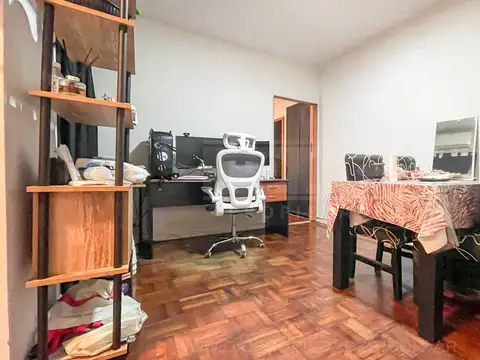 Guayaquil al 700 Entre Pje. Bertres y San Jose de Calasanz.