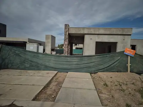 CASA EN CONSTRUCCIÓN VENTA - Bº ACACIAS DE TERRADA