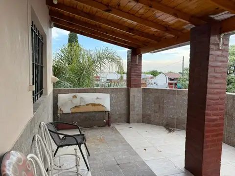 DEPARTAMENTO 2/3 AMBIENTES CON PATIO INDEPENDIENTE- CARAPACHAY