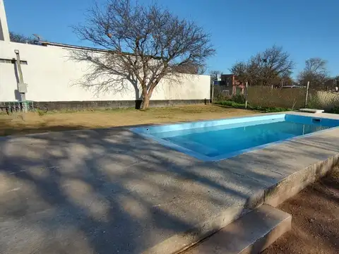 Terreno con pileta en Julieta Lanteri 2517