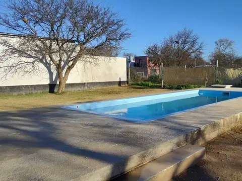 Terreno con pileta en Julieta Lanteri 2517
