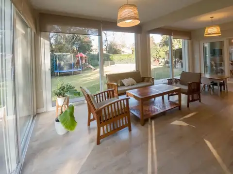 Casa 5 ambientes con 3 baños